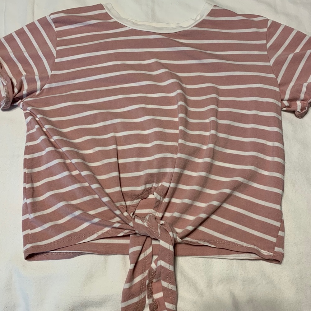 Pink short sleeve crop top